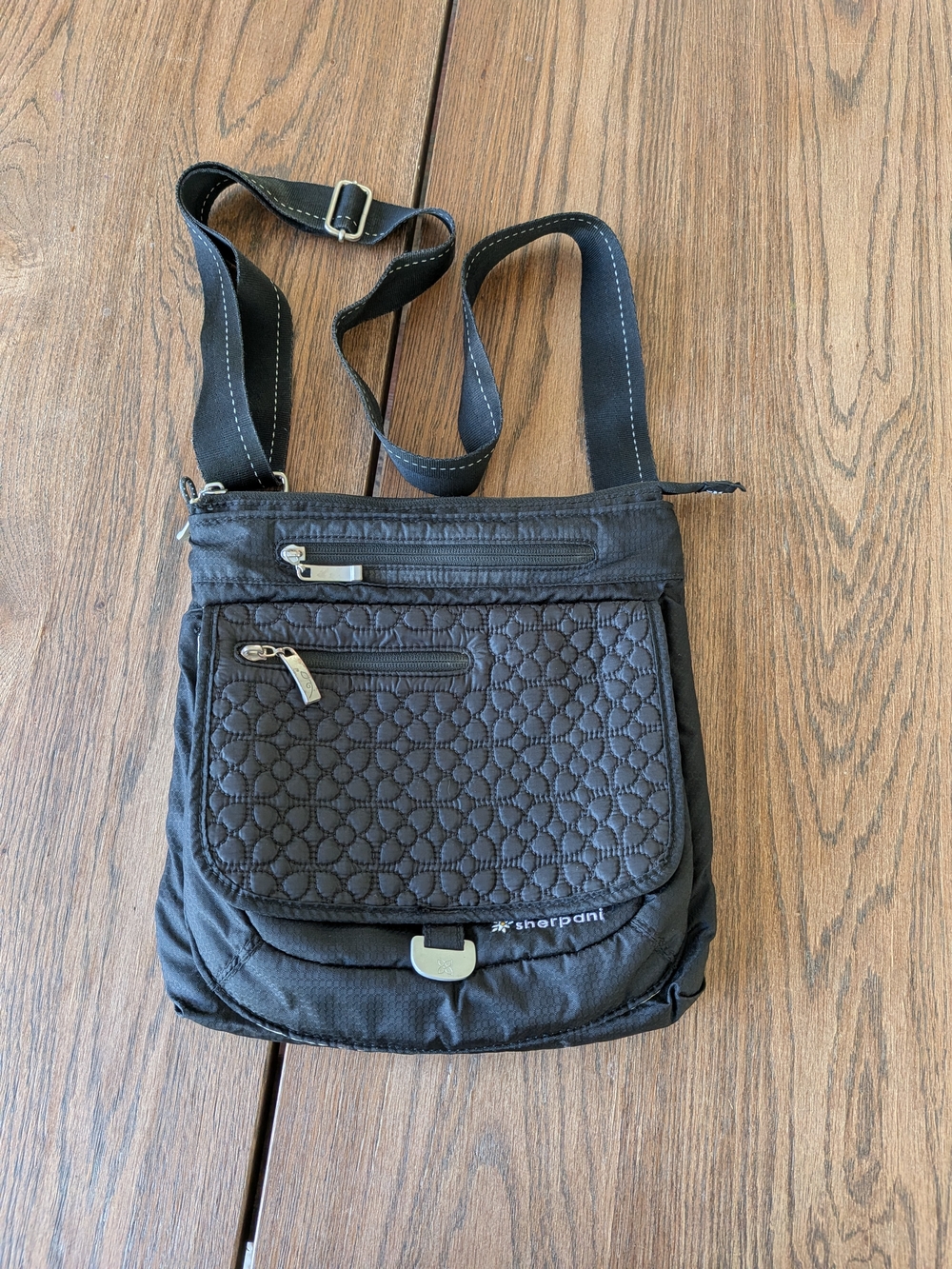 Sherpani Black Quilted Crossbody Bag Purse Adjustable Strap